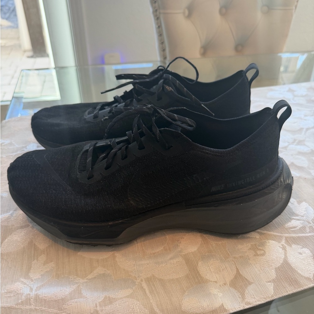 Nike Invincible Run 3 All Black & Grey Athletic Sneakers